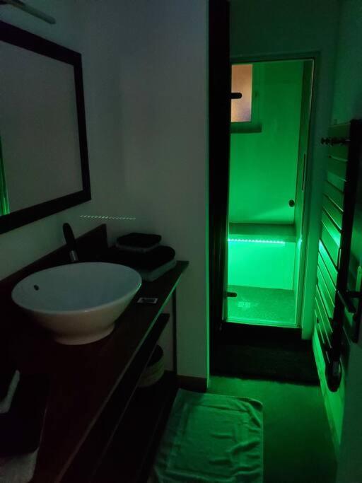 فيلا Le Spa Parmentine, Jacuzzi Hammam روشفور المظهر الخارجي الصورة